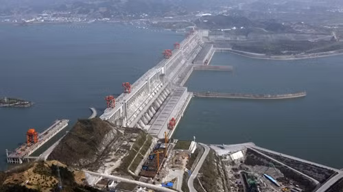 Những công trình “hao tiền tốn của” nhất mọi thời đại ảnh 2