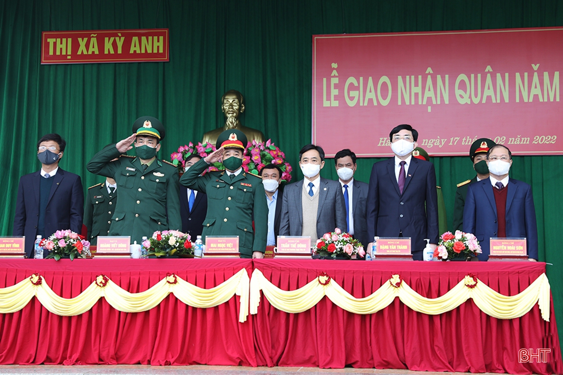 Phó Bí thư Thường trực Tỉnh ủy Trần Thế Dũng dự ngày hội tòng quân ở TX Kỳ Anh