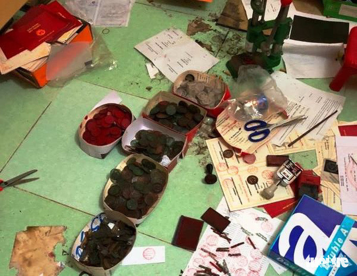 Phá đường dây làm giả bằng cấp có hơn ngàn con dấu