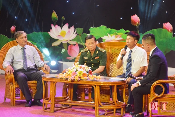 Giao lưu điển hình tiên tiến thi đua yêu nước tại Hà Tĩnh