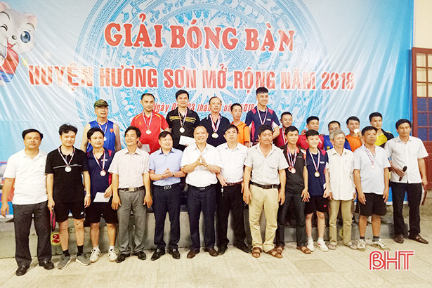 Hương Sơn tổ chức thành công giải bóng bàn nam mở rộng
