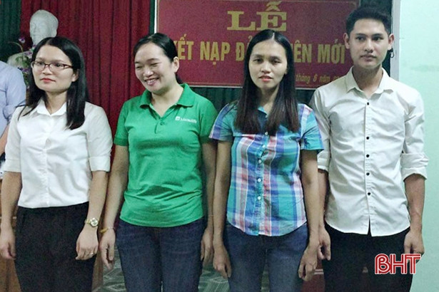 Đảng bộ Vũ Quang 5 năm kết nạp 1.080 đảng viên