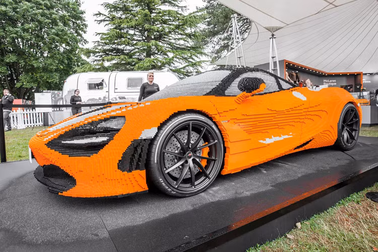 Siêu xe McLaren 720S làm từ 280.000 viên Lego