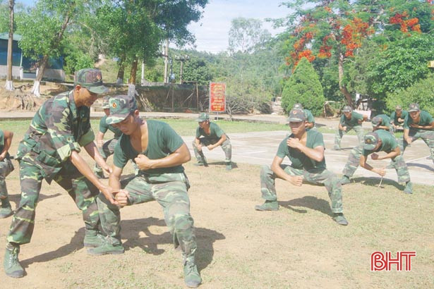 Huấn luyện nghiệp vụ biên phòng cho 120 tân binh