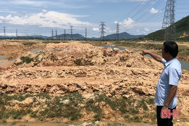 Nhà thầu “ôm” gần 10 tỷ đồng rồi “lặn”, chủ đầu tư gian nan đi đòi!