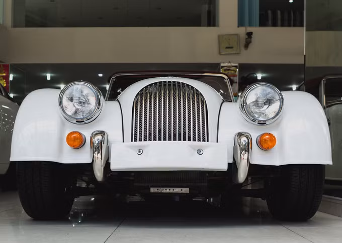 Morgan Plus 4 - xe mui trần hàng hiếm đầu tiên về Việt Nam