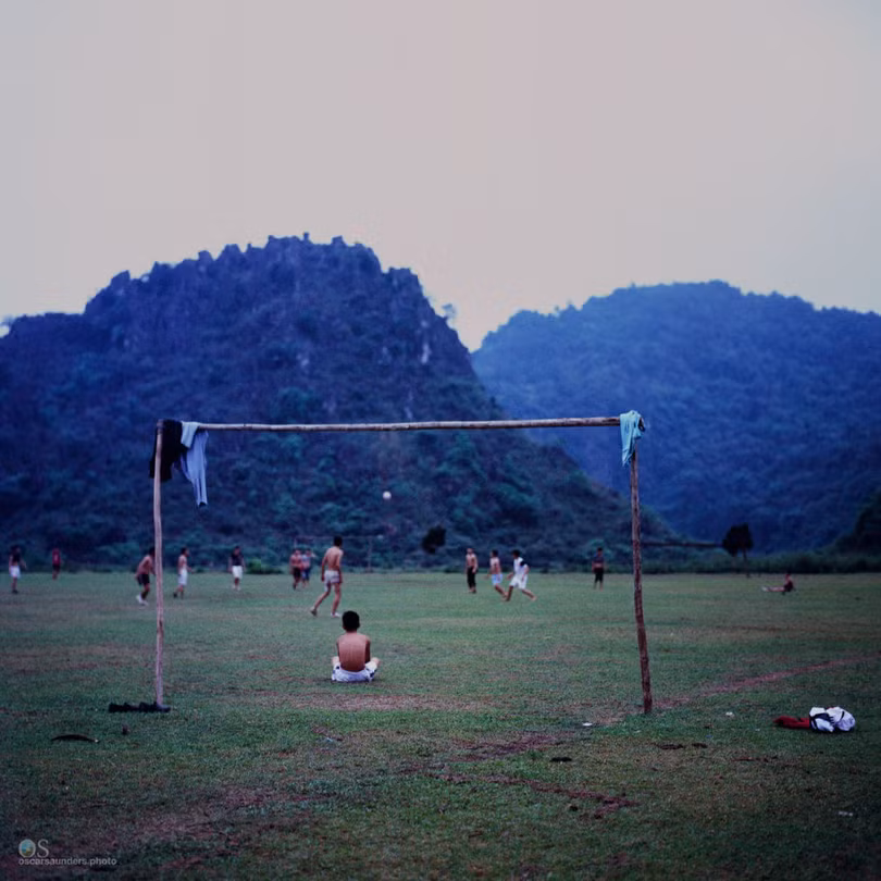 Thế giới qua những chiếc khung thành