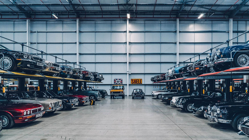 Một vòng trung tâm xe cổ lớn nhất của Jaguar Land Rover