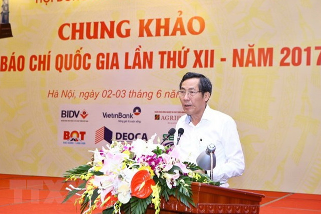 Báo Hà Tĩnh đoạt giải C Báo chí quốc gia với loạt bài phát triển chi bộ vùng giáo ảnh 6 Báo Hà Tĩnh đoạt giải C Báo chí quốc gia với loạt bài phát triển chi bộ vùng giáo