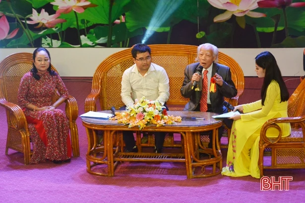 Giao lưu điển hình tiên tiến thi đua yêu nước tại Hà Tĩnh