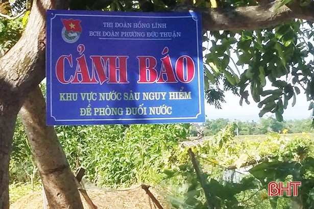 Tuổi trẻ Hồng Lĩnh gắn 30 biển cảnh báo phòng tránh đuối nước
