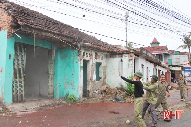 Tiến hành tháo dỡ khu tập thể cũ BVĐK Hà Tĩnh