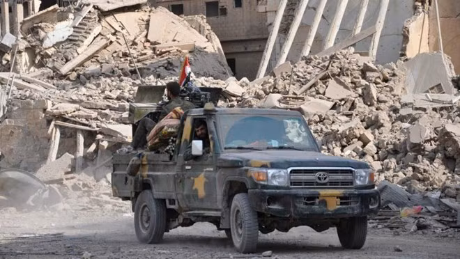 Thế giới ngày qua: Phiến quân IS chiếm lại nhiều khu vực ở thị trấn miền Đông Syria