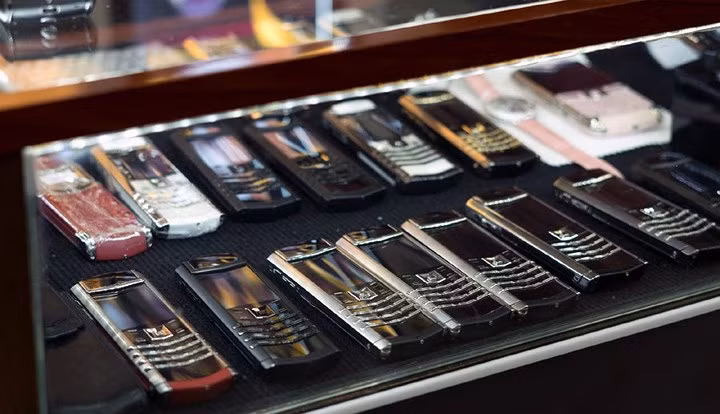 Chiêm ngưỡng bộ sưu tập điện thoại cổ trị giá hàng chục tỷ đồng