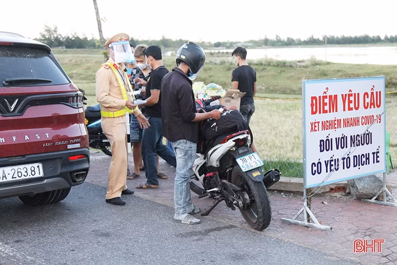 Hà Tĩnh chủ động phương án phòng dịch khi gia tăng lượng người đi xe máy từ miền Nam về quê