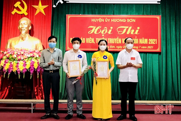 25 bí thư đảng ủy cấp xã ở Hương Sơn tranh tài báo cáo viên, tuyên truyền viên giỏi