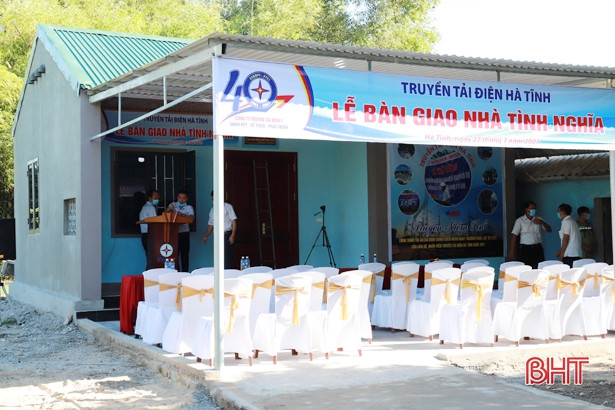 Truyền tải Điện Hà Tĩnh bàn giao nhà tình nghĩa cho thương binh