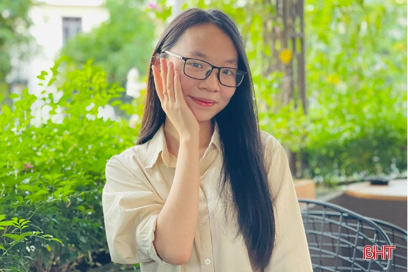 Nữ thủ khoa khối C ở Hà Tĩnh: “Bố vất vả nên em phải nỗ lực học thật giỏi”!