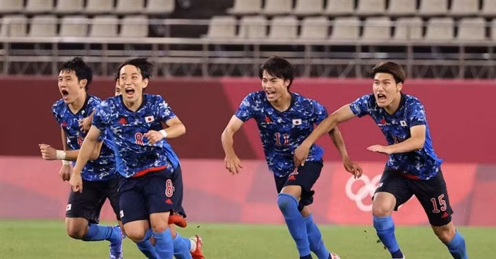 Vì sao bóng đá Nhật Bản thăng hoa ở Olympic Tokyo?
