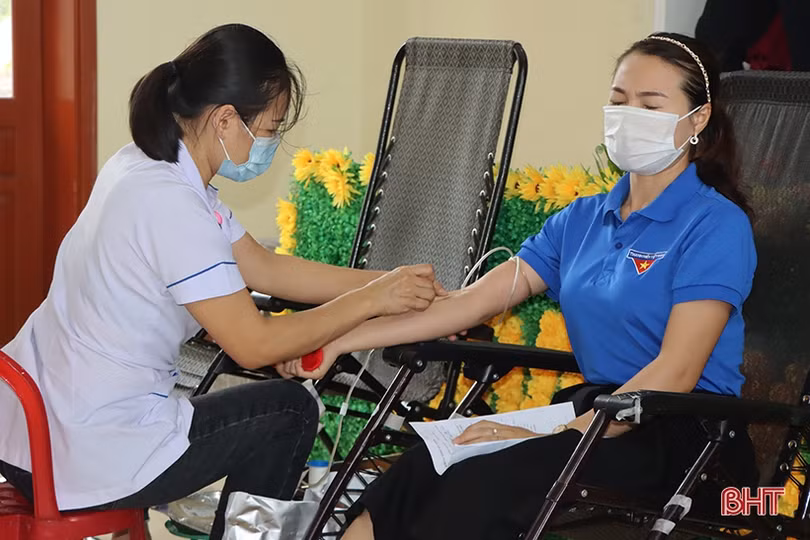 Thu về gần 450 đơn vị máu tại ngày hội hiến máu ở Đức Thọ và Nghi Xuân