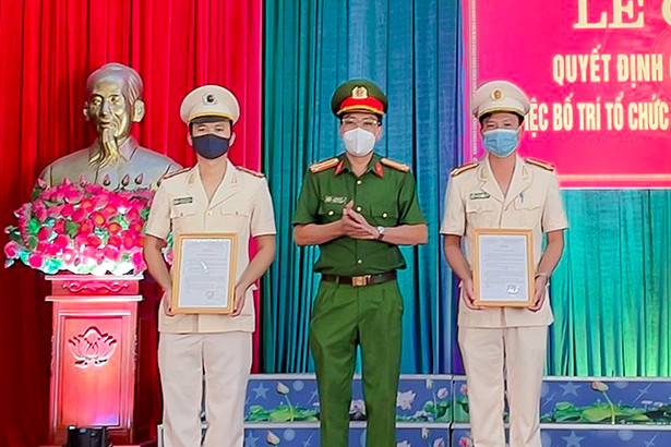 Công bố thành lập công an chính quy tại thị trấn Phố Châu