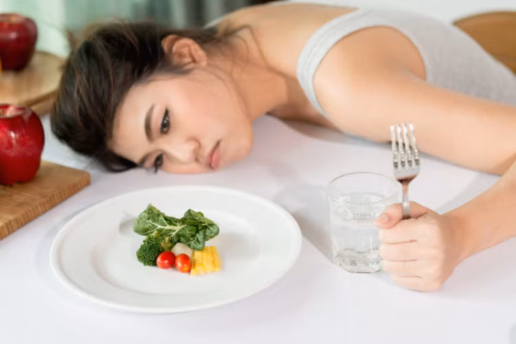 Từ bỏ những thói quen ăn uống sai lầm khiến cơ thể mệt mỏi