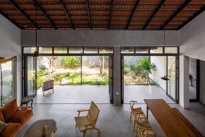 Ngôi nhà “hòa mình vào thiên nhiên” ở Hà Tĩnh lên tạp chí kiến trúc hàng đầu của Mỹ