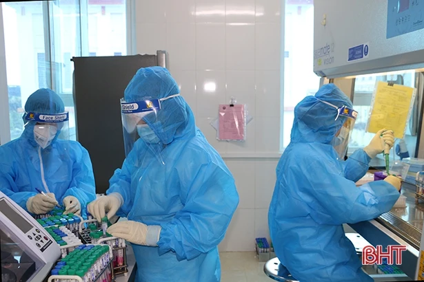 Hà Tĩnh ghi nhận thêm 3 ca mắc COVID-19 về trên chuyến tàu SE14 