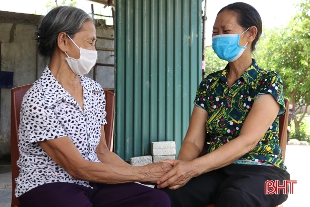 Cuộc gặp gỡ xúc động của những nữ dân quân gái Kỳ Phương anh hùng