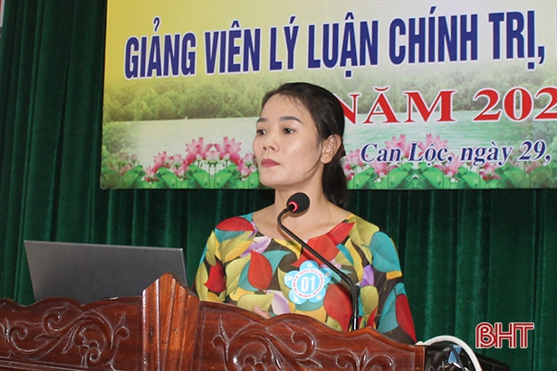 Can Lộc trao giải Hội thi Giảng viên lý luận chính trị và Báo cáo viên giỏi