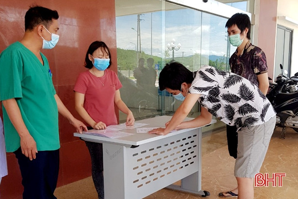 Hà Tĩnh có thêm 4 bệnh nhân COVID-19 xuất viện