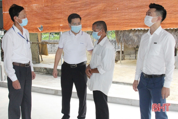 Sacombank bàn giao 6 nhà nhân ái cho người nghèo Hà Tĩnh