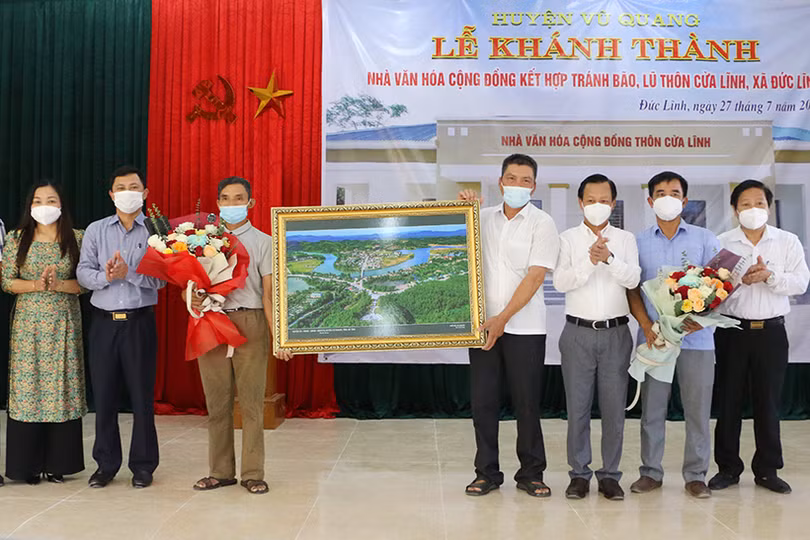 Khánh thành nhà văn hóa cộng đồng kết hợp tránh trú bão, lũ ở Vũ Quang