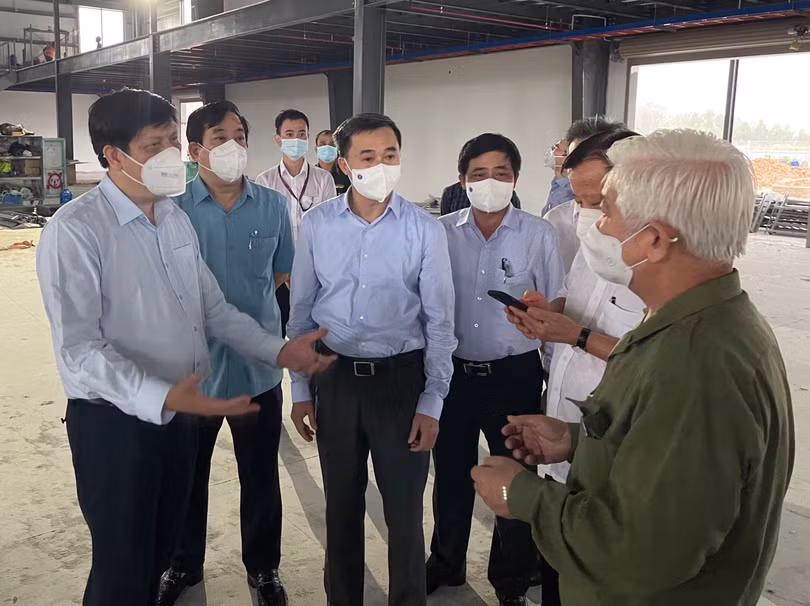 Bộ Y tế lập 12 trung tâm hồi sức tích cực COVID-19 quốc gia quy mô gần 8.000 giường