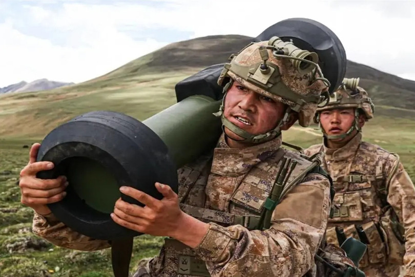 Lính Trung Quốc dùng tên lửa “diệt được mọi loại tăng”