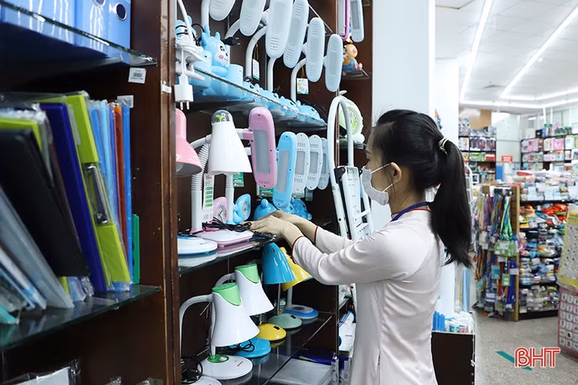 Thị trường đồ dùng học tập tại Hà Tĩnh: đa dạng mẫu mã, giá cả ổn định!