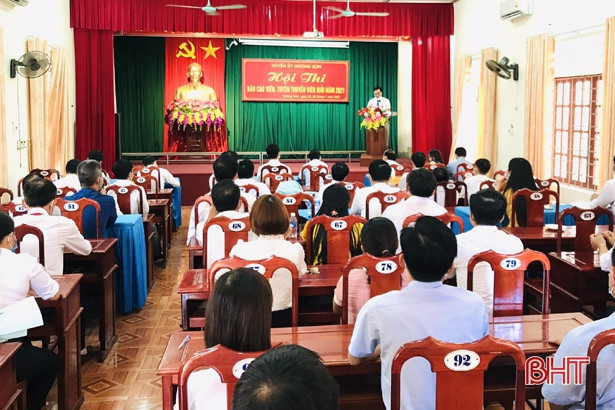 25 bí thư đảng ủy cấp xã ở Hương Sơn tranh tài báo cáo viên, tuyên truyền viên giỏi