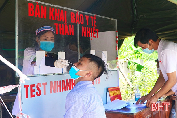 Kiểm soát chặt người và phương tiện về qua cửa ngõ Tây Nam huyện Kỳ Anh