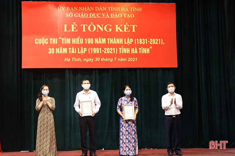 Trao 65 giải Cuộc thi Tìm hiểu 190 năm thành lập, 30 năm tái lập tỉnh” ngành GD&ĐT Hà Tĩnh