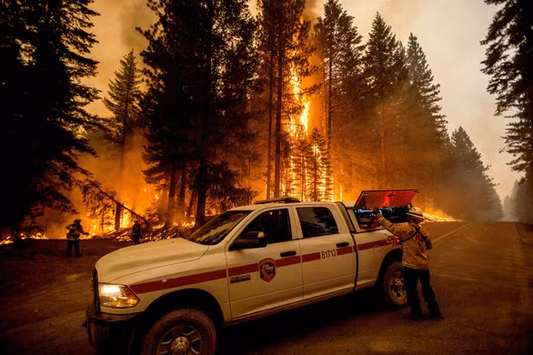 Những hình ảnh cháy rừng thiêu đốt miền tây nước Mỹ