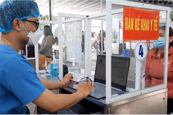 Bộ Y tế hỏa tốc đề nghị các địa phương huy động y tế tư nhân tham gia phòng chống dịch COVID-19