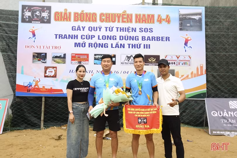 Tổ chức Giải bóng chuyền “phủi” gây quỹ ủng hộ trẻ mồ côi Hà Tĩnh