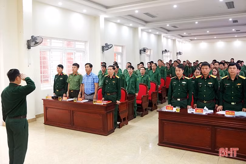 Bồi dưỡng kiến thức quốc phòng - an ninh cho cán bộ chủ chốt cấp huyện, xã