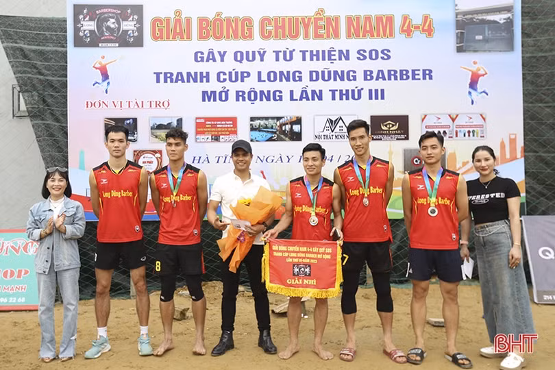 Tổ chức Giải bóng chuyền “phủi” gây quỹ ủng hộ trẻ mồ côi Hà Tĩnh