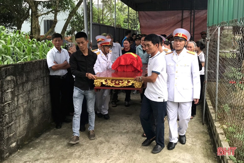 Đưa hài cốt liệt sỹ về đất mẹ Nghi Xuân sau gần 56 năm thất lạc