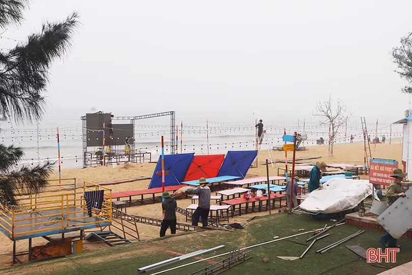 “Đếm ngược” lễ hội khai trương du lịch Cẩm Xuyên