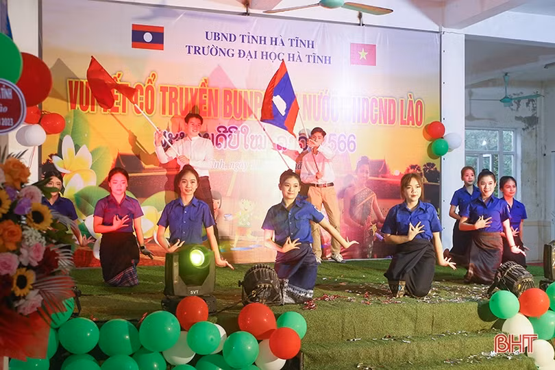 Tết Bunpimay thắm tình hữu nghị tại Trường Đại học Hà Tĩnh