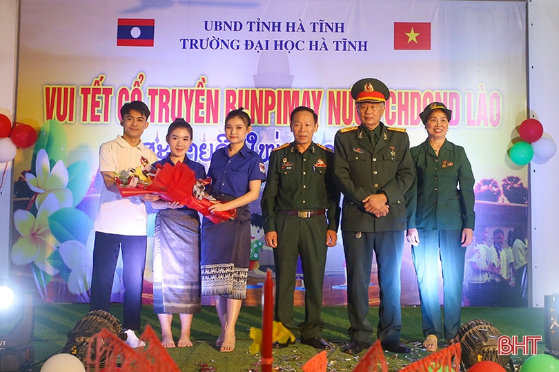Tết Bunpimay thắm tình hữu nghị tại Trường Đại học Hà Tĩnh