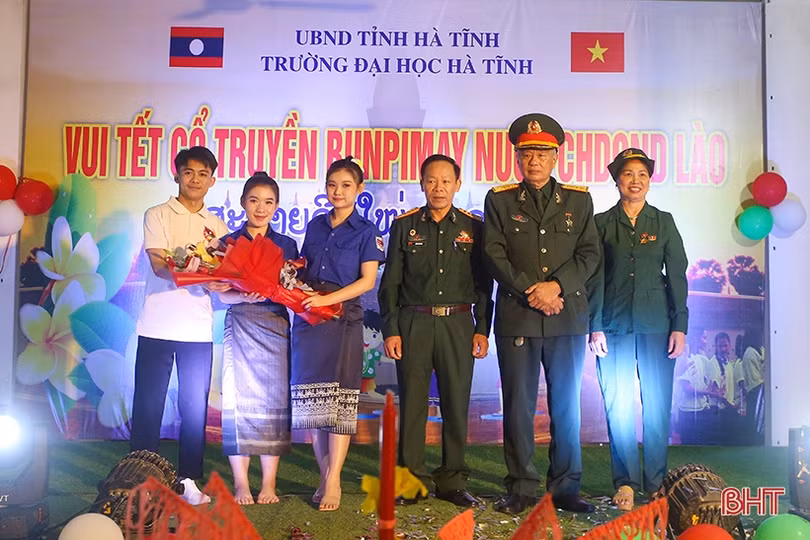 Tết Bunpimay thắm tình hữu nghị tại Trường Đại học Hà Tĩnh