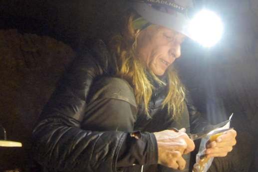 Nắng nóng làm ông chồng mất tỉnh táo trong vấn đề “tiết kiệm điện”